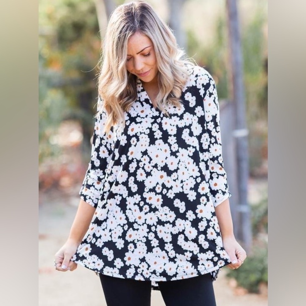NWT Sew In Love 3/4 Sleeve Floral Top Size S